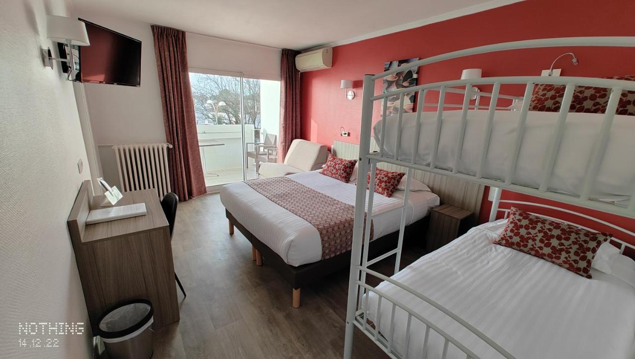 Logis Les Bleuets Hotel 2*