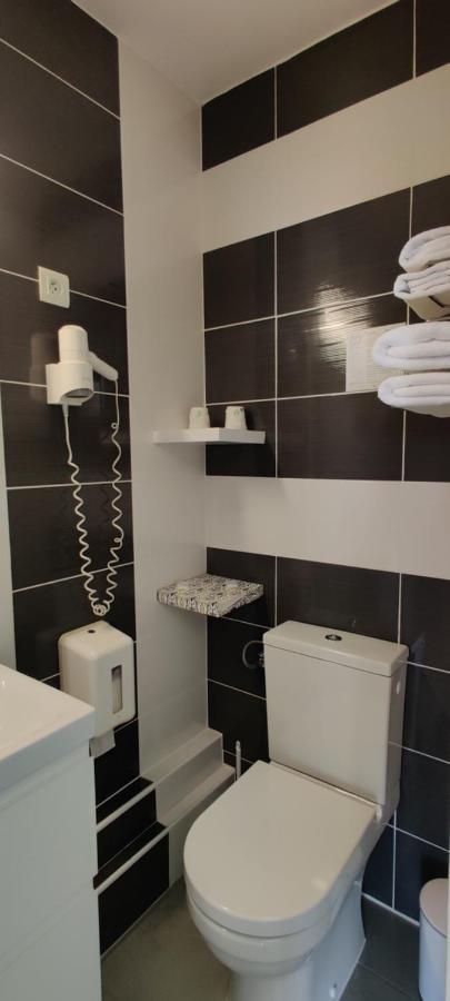 Logis Les Bleuets Hotel