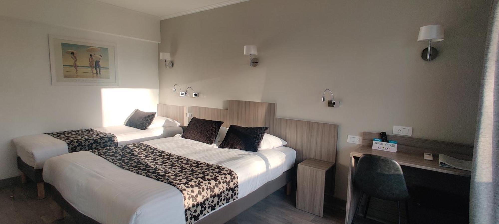 Logis Les Bleuets Hotel