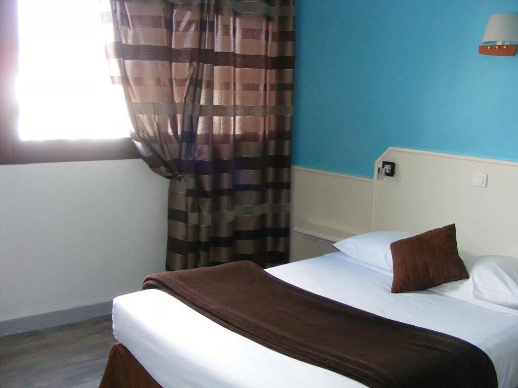 Logis Les Bleuets Hotel 2*
